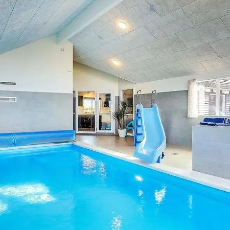 Eskilstrup Sleeps 30 Pool Wifi Casa de Férias *