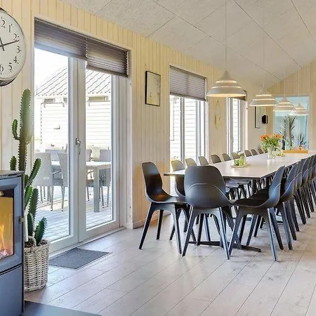 Eskilstrup Sleeps 30 Pool Wifi Casa de Férias