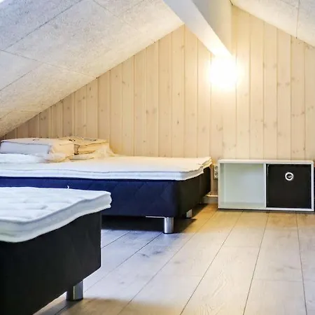 Eskilstrup Sleeps 30 Pool Wifi Casa de Férias *