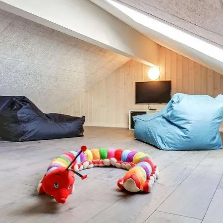 Casa de Férias Eskilstrup Sleeps 30 Pool Wifi