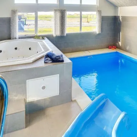 Casa de Férias Eskilstrup Sleeps 30 Pool Wifi