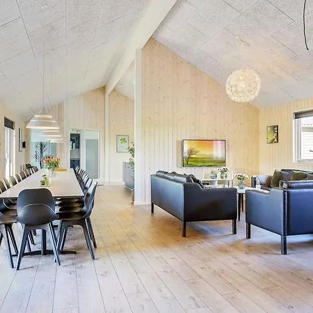 Casa de Férias Eskilstrup Sleeps 30 Pool Wifi *