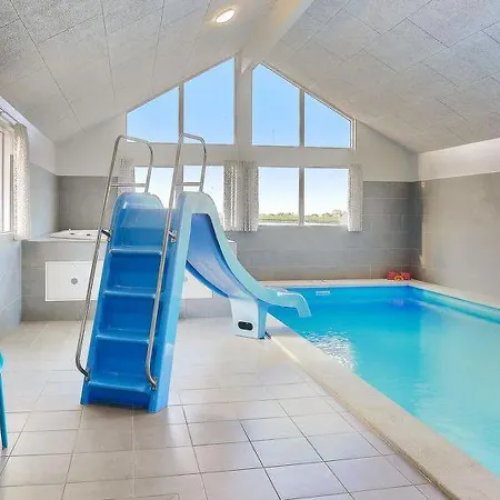 Casa de Férias Eskilstrup Sleeps 30 Pool Wifi *