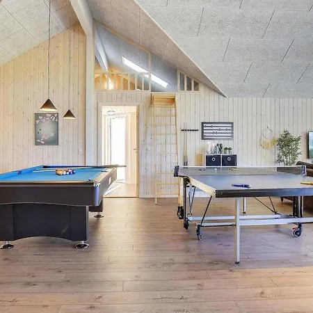 Casa de Férias Eskilstrup Sleeps 30 Pool Wifi